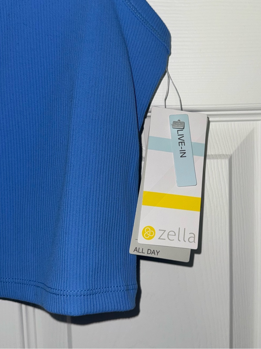 NWT Zella Live In Bright Blue Cropped Tank - Picture 2 of 4